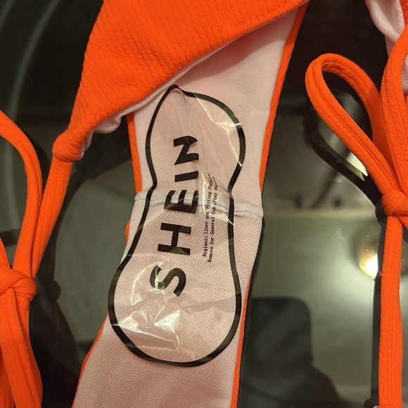 Orange bikini - Picture 3 of 5